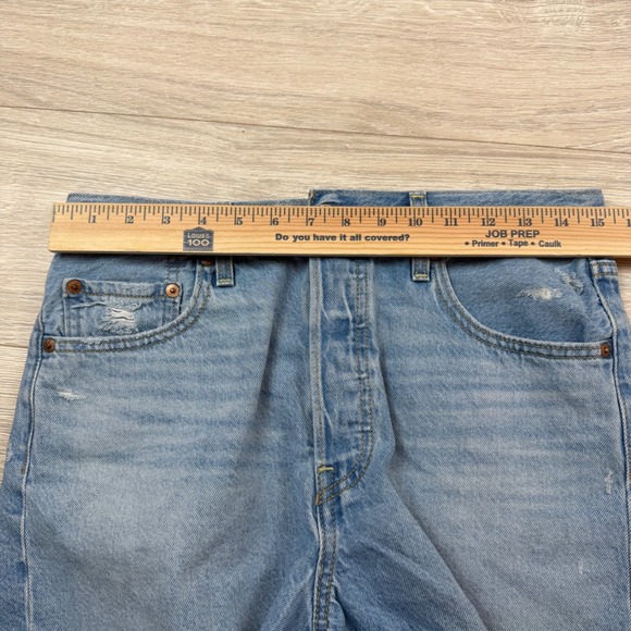 Levis Premium Ribcage Shorts Womens 29 Light Wash High Rise Distressed Denim - Picture 6 of 10